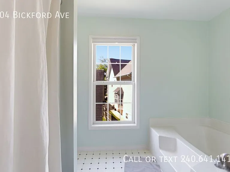 504 Bickford Ave — Photo 28