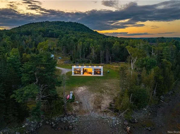 40 Hills Rd, Saint David, NB E3L 4K6