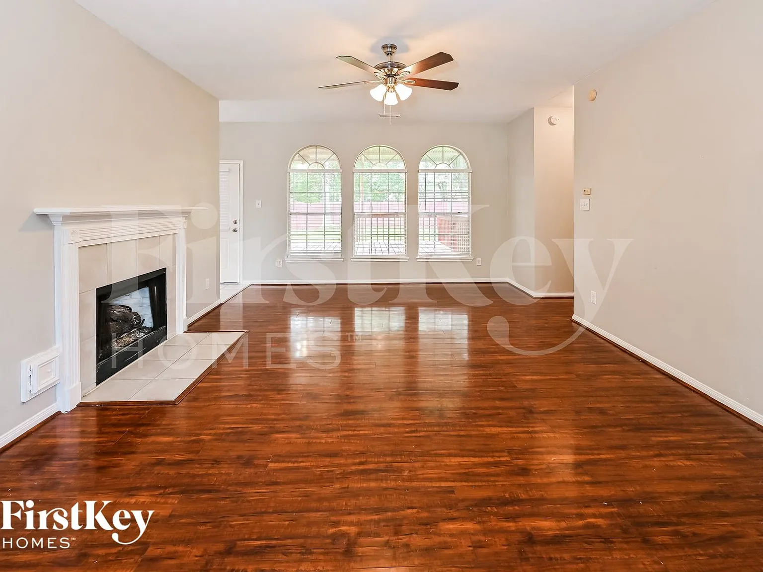 4 bed, 2.5 bath, 2564 sqft, $2,705 — Photo 2