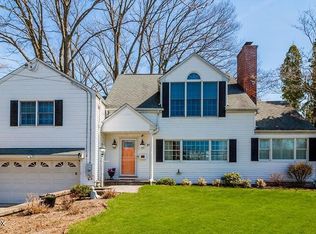 17 Watchtower Ln, Old Greenwich, CT 06870