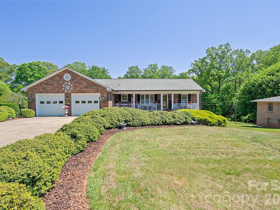1st image of 105 Rock Creek Dr