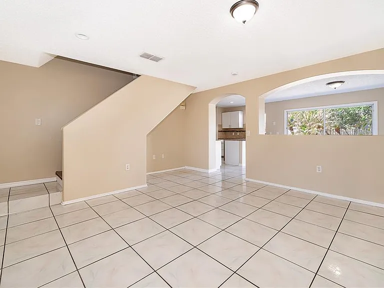 1313 Timberbend Cir — Photo 4