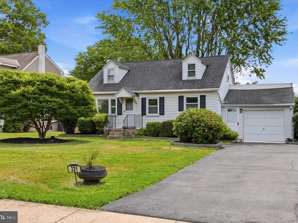 321 Clear Spring Rd, Lansdale, PA 19446