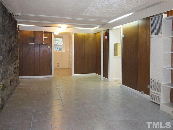 2nd image of 38 Davie Cir APT 1