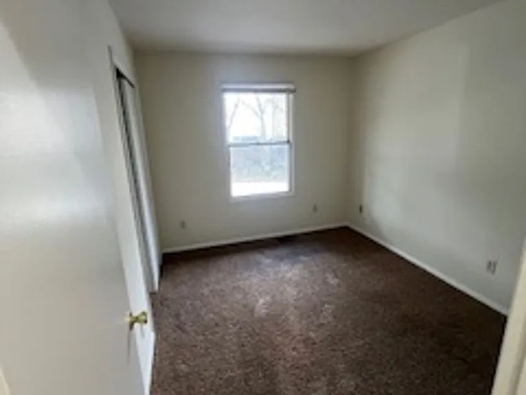 Price Drop! Charming 3 Bed 2.5 Bath Townhome! *6-Month Leases Accepted!* — Photo 10