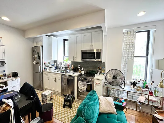 Rented by EastMount Realty LLC | media 2