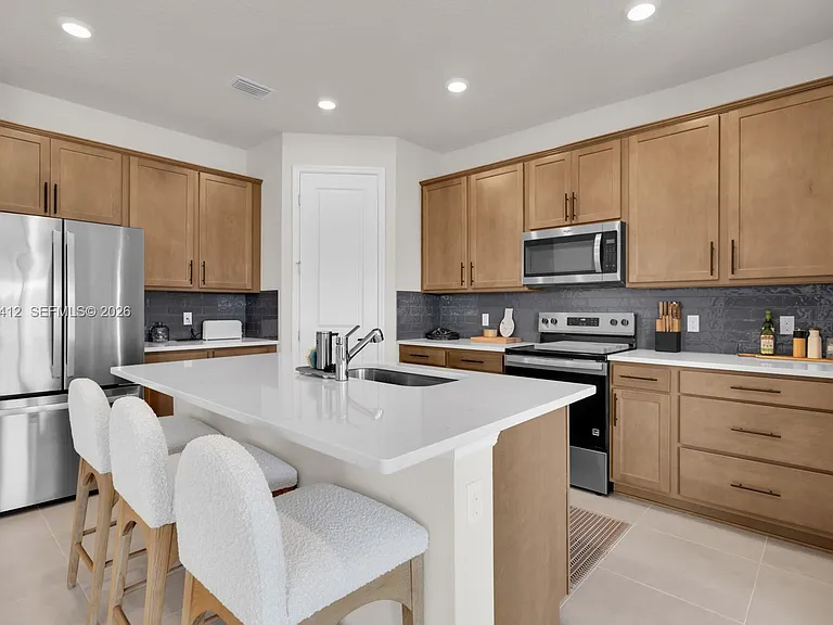 2081 Mossy Vine Ave — Photo 8