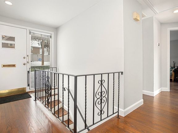 5th image of 51 Spring St