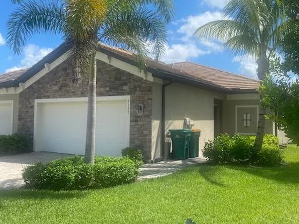 9137 Glenforest Dr, Naples, FL 34120