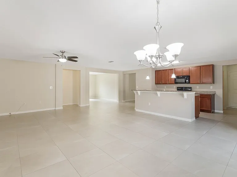 4602 Harvest Row Ln — Photo 11