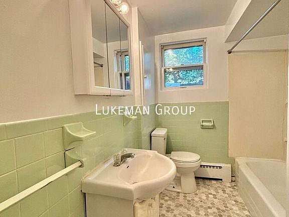 4th image of 3729-3731 Oakland Dr #6