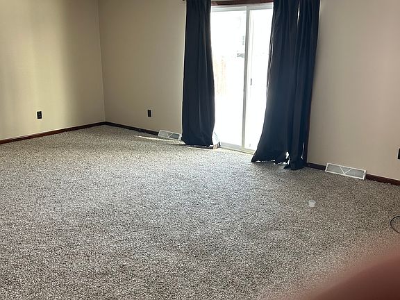 5th image of 9617-9619 Lincoln St