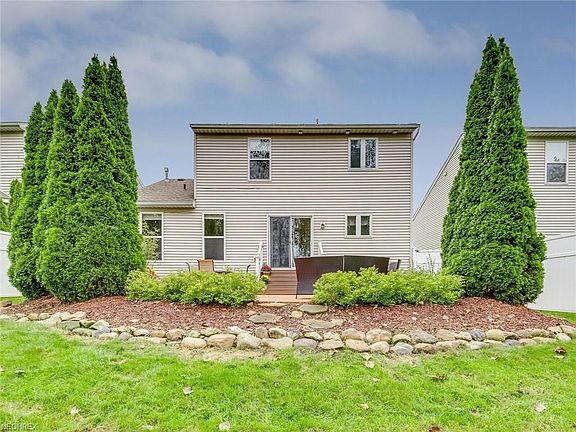 3rd image of 2150 Thornbury Ln