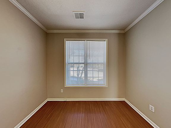 4th image of 195 N Strathmore Dr
