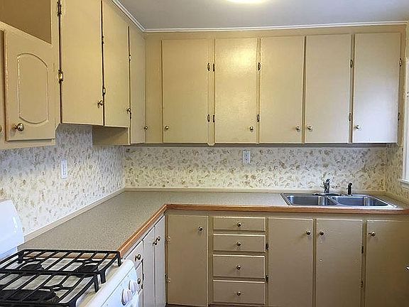 Nice counter space in the kitchen.