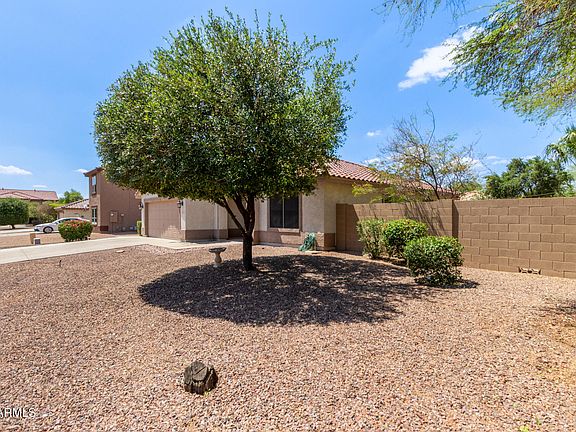 3rd image of 2082 E WILDHORSE Drive