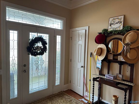 5th image of 105 Chasehills Ct