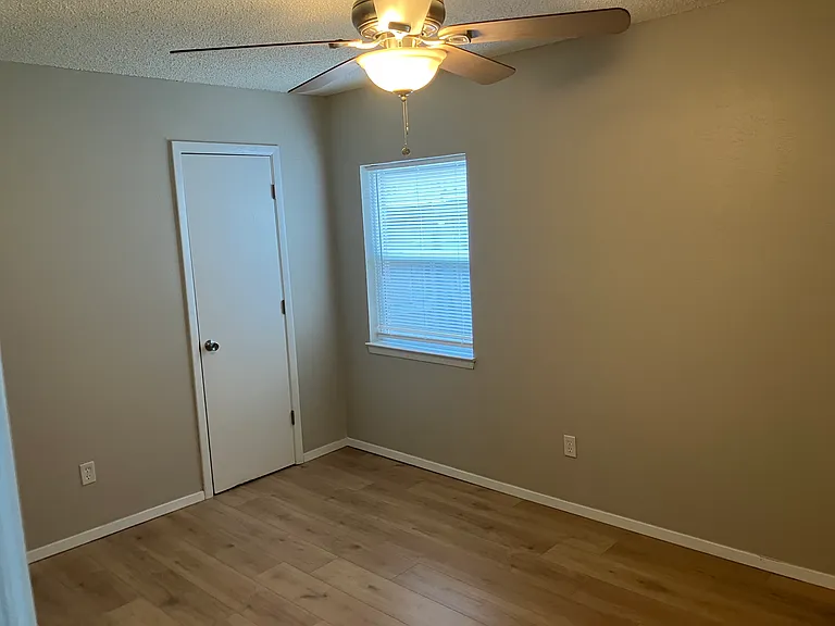 429 Marsha St — Photo 11