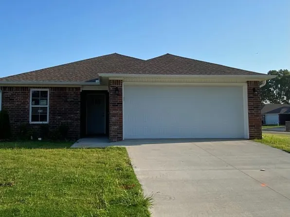 5736 Brookshire Dr, Jonesboro, AR 72401