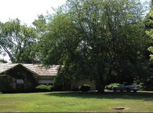 1010 Locust Rd #301, Wilmette, IL 60091