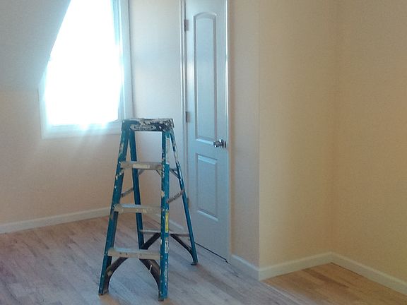 5th image of 10420 214th St