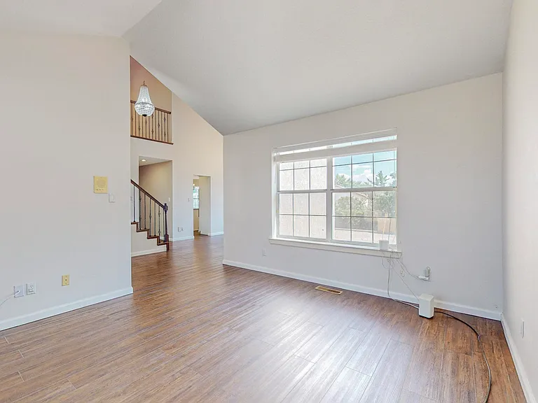 13612 Vic Rd NE — Photo 5