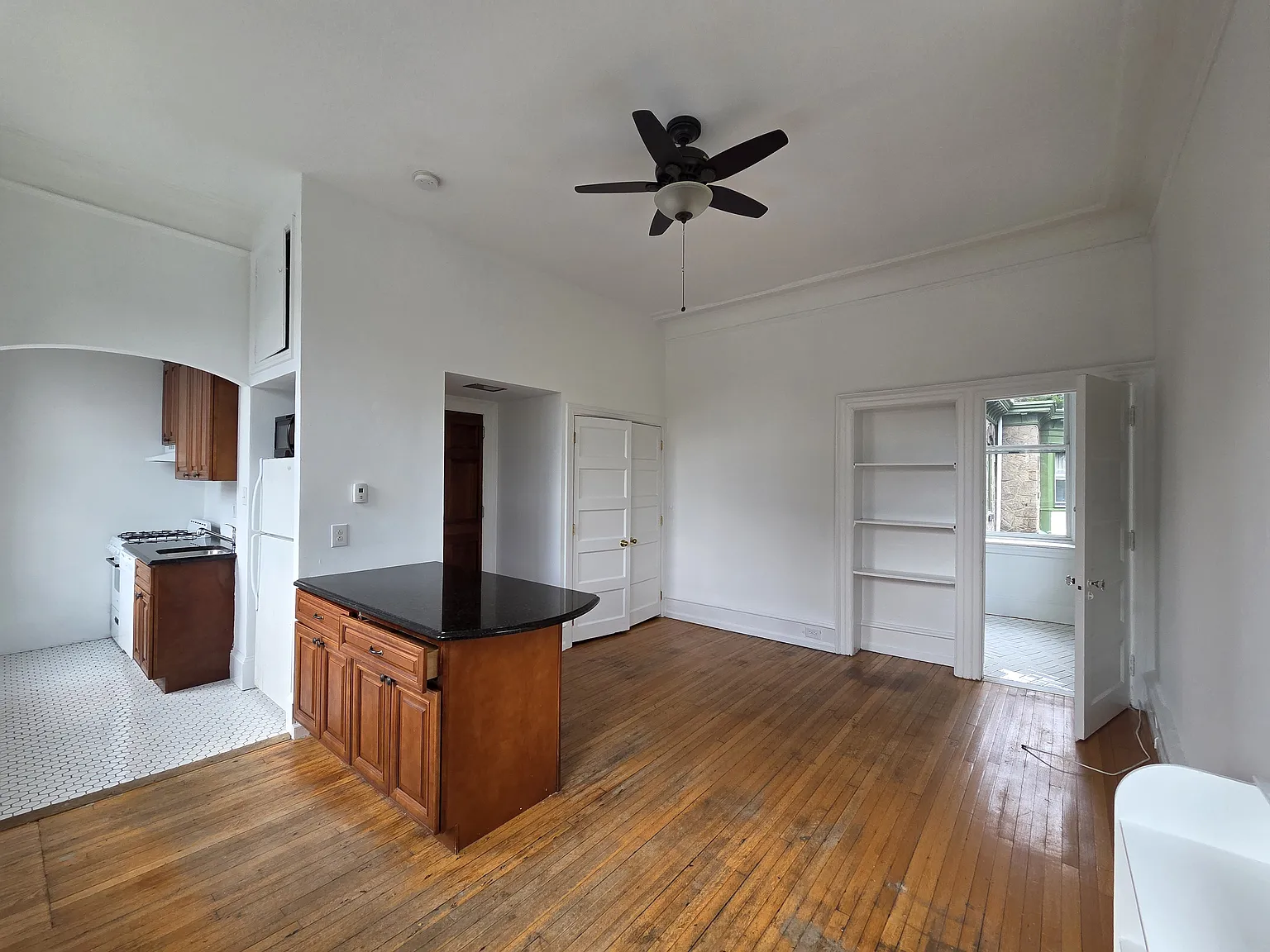 1 bed, 750 sqft, $1,800 — Photo 1