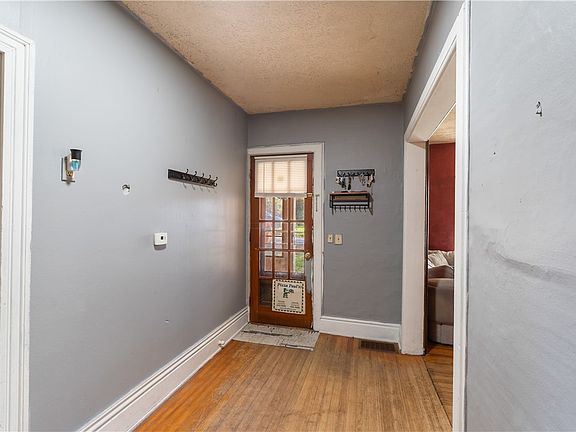 3rd image of 6343 Decker Rd