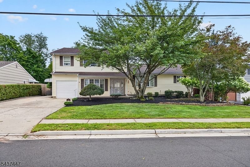 1st image of 25 Princeton Dr