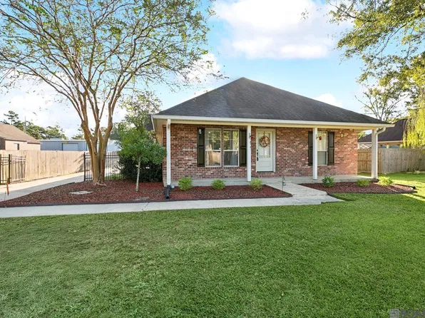 12457 Pendarvis Ln, Walker, LA 70785