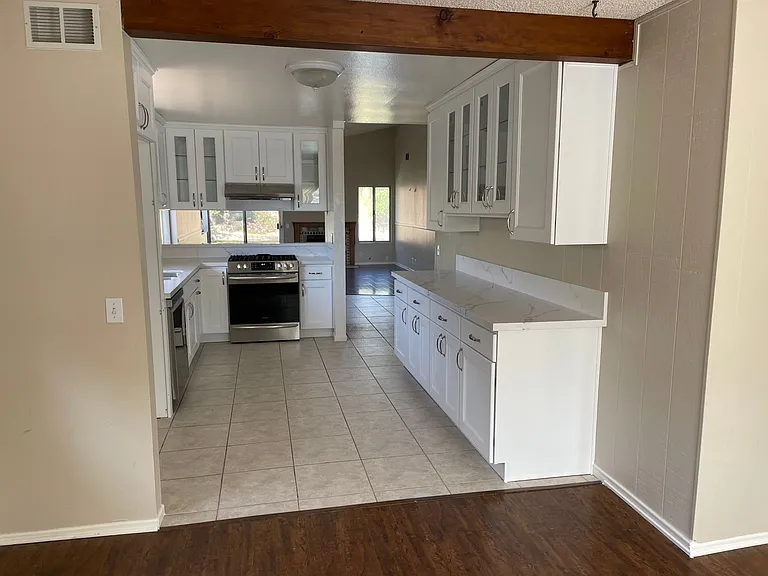 1869 Clearwater Dr — Photo 8