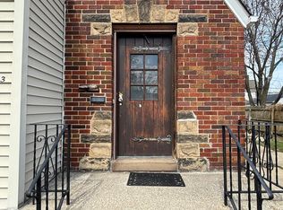 18603 Arrowhead Ave, Cleveland, OH 44119