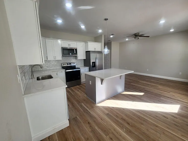 537 N 20th St #32 — Photo 7