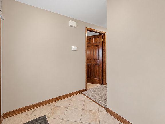 5th image of 1344 Wakeby Ln