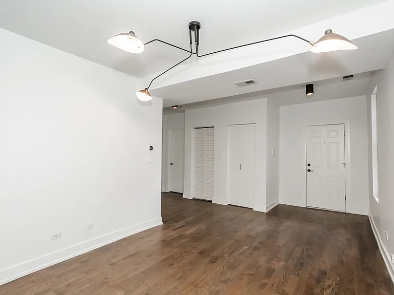 1418 W Blackhawk St #2RF — Photo 11