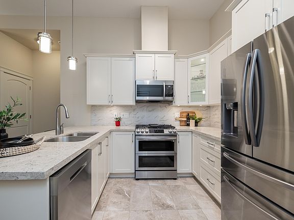 4th image of 20325 85th Ave #609