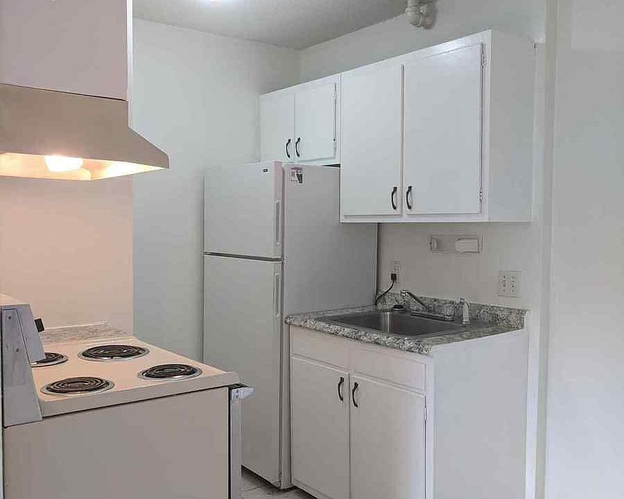 1st image of 2140 Barclay St #305