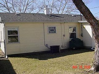 3rd image of 6735 Waveland Ave