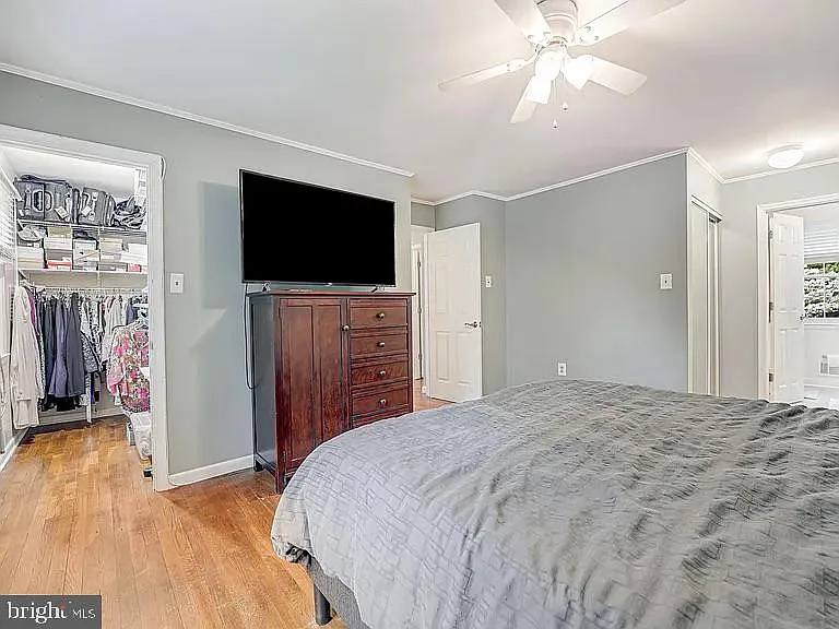 2221 Senseney Ln — Photo 18