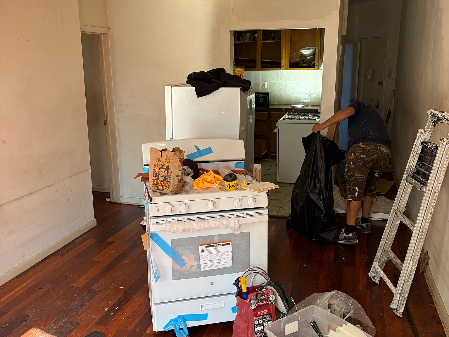 2 bed, 900 sqft, $2,350 — Photo 4