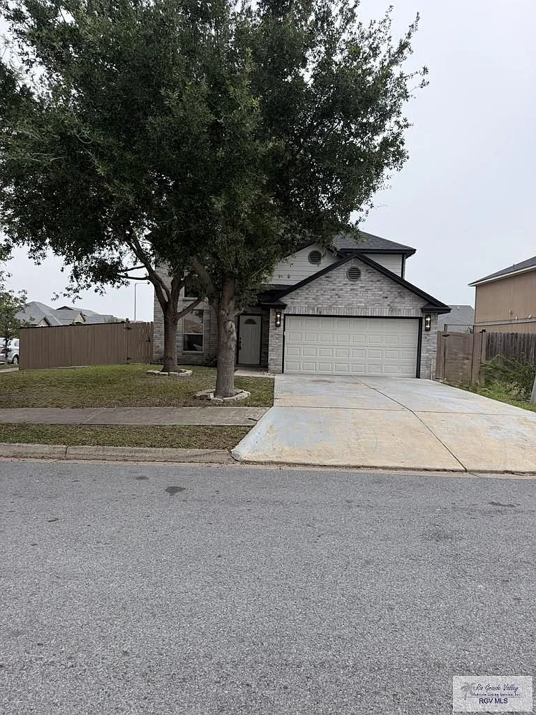Building Photo - 3770 Altamira
