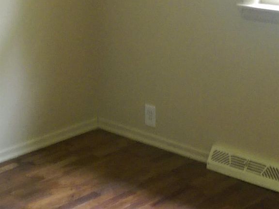 4th image of 2339 Lincoln Manor Dr