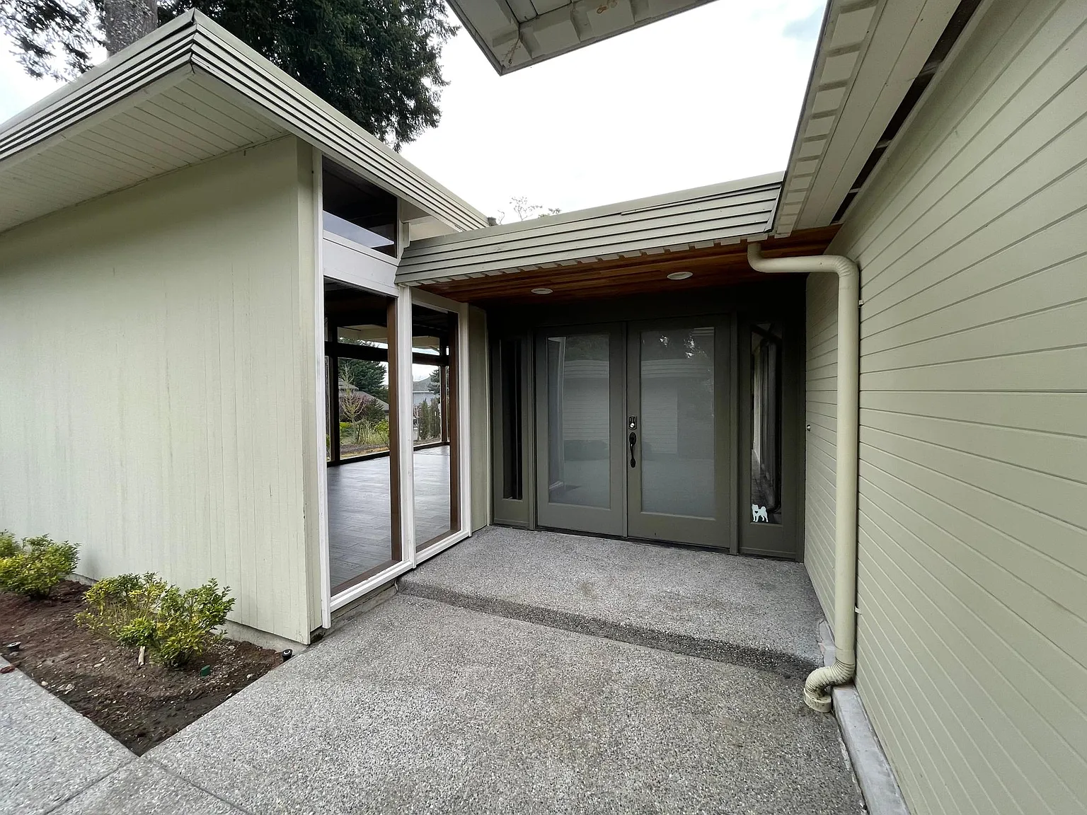 4 bed, 3100 sqft, $5,100 — Photo 4