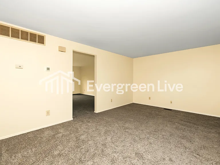 8441 Eagle Pass Dr — Photo 15
