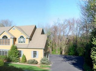 6 Far Horizon Ln, Sandy Hook, CT 06482