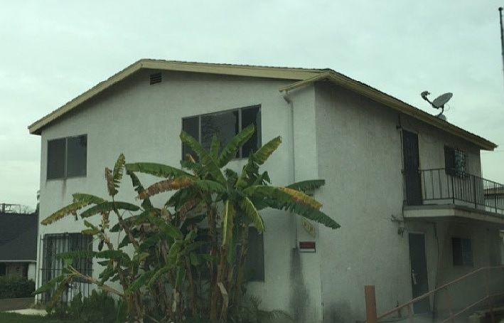 1st image of 913 E Hyde Park Blvd