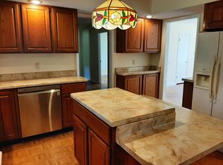 2200 Glen Iris Rd NW, Huntsville, AL 35810