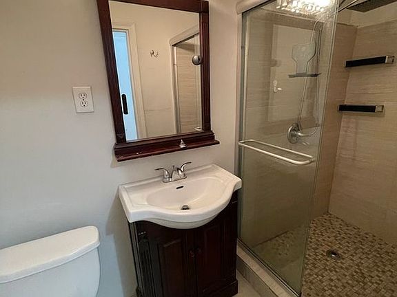 5th image of 415 E 84th St APT 5