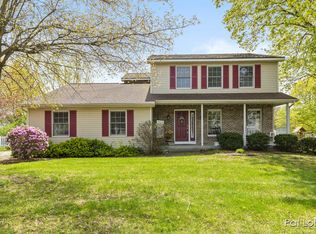 6045 Meadowlark Dr NE, Rockford, MI 49341