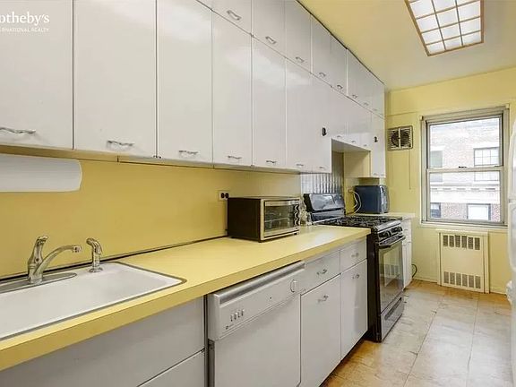 3rd image of 16 Sutton Pl #16C